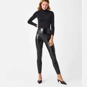 NEW SPANX High Rise Faux Leather Vegan Legging Pants, Size Medium, Black.